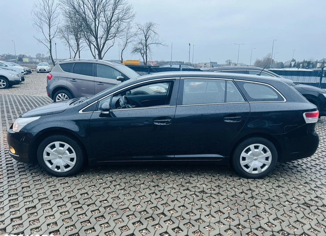 Toyota Avensis cena 29500 przebieg: 207000, rok produkcji 2009 z Ostrołęka małe 436